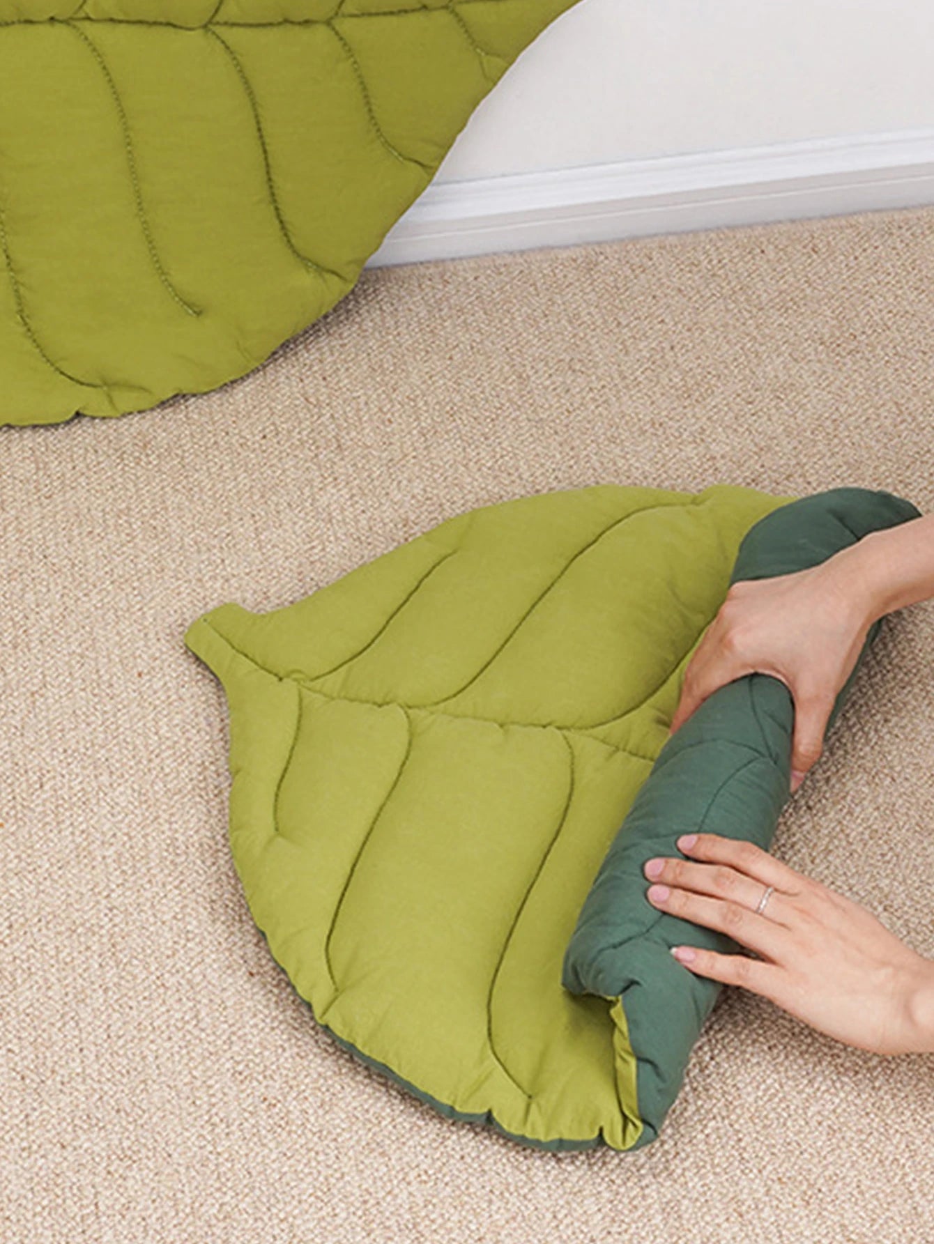Leaf Cat Mat